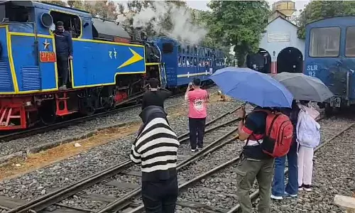 रेलवे ट्रैक पर लैंडस्लाइड: मेट्टुपालयम में माउंटेन ट्रेन वापस आई