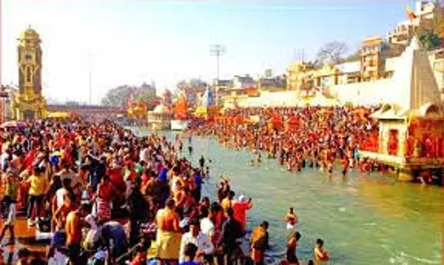 Haridwar:माघ पूर्णिमा पर  गंगा घाटों पर श्रद्धालुओं ने लगाई आस्था की डुबकी