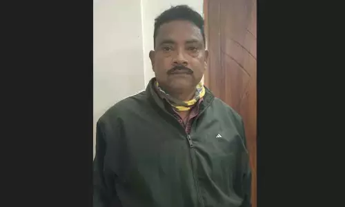 Odisha : 55 लाख से ज़्यादा के सरकारी फंड की हेराफेरी के आरोप में फॉरेस्टर गिरफ्तार Odisha : 55 लाख से ज़्यादा के सरकारी फंड की हेराफेरी के आरोप में फॉरेस्टर गिरफ्तार