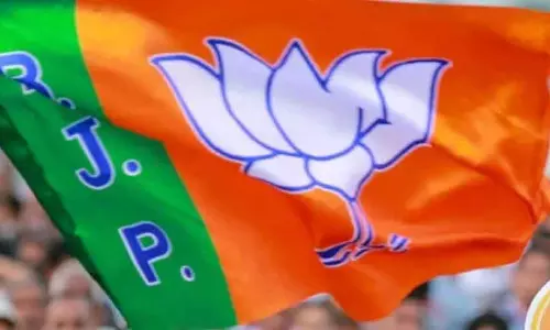 Maharashtra निकाय चुनाव: महायुति के 68 उम्मीदवार निर्विरोध चुने गए, जिनमें BJP के 44 उम्मीदवार शामिल हैं Maharashtra निकाय चुनाव: महायुति के 68 उम्मीदवार निर्विरोध चुने गए, जिनमें BJP के 44 उम्मीदवार शामिल हैं