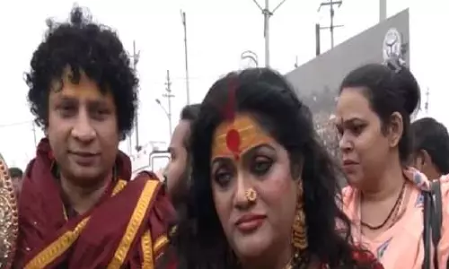 प्रयागराज: माघ मेले के पहले दिन त्रिवेणी संगम पर लगा श्रद्धालुओं का तांता, साधु-संतों ने भी किया पवित्र स्नान