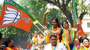 NCP का आरोप है कि रिटर्निंग अधिकारियों ने बीजेपी और शिवसेना के उम्मीदवारों का पक्ष लिया