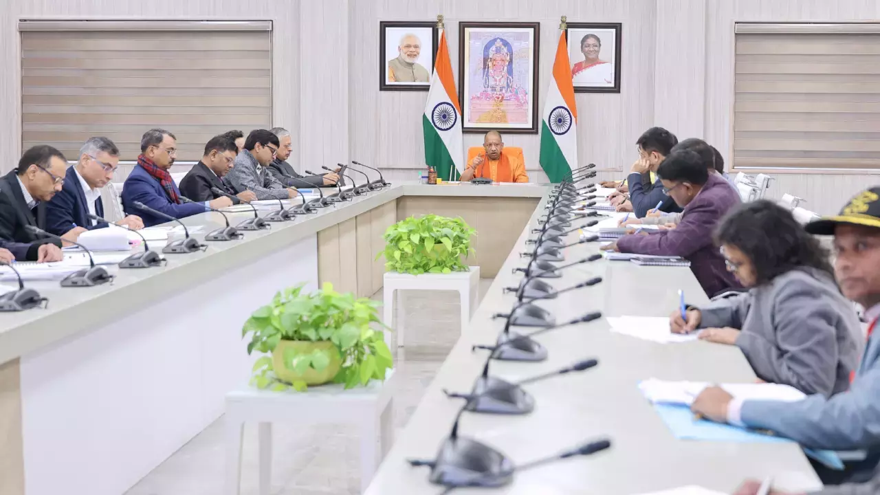 Lucknow: मुख्यमंत्री ने राजस्व मामलों में मेरिट आधारित निर्णय का निर्देश दिया Lucknow: मुख्यमंत्री ने राजस्व मामलों में मेरिट आधारित निर्णय का निर्देश दिया