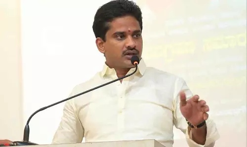 बेल्लारी बैनर दंगे: MLA नारा भारत रेड्डी और कई अन्य के खिलाफ FIR बेल्लारी बैनर दंगे: MLA नारा भारत रेड्डी और कई अन्य के खिलाफ FIR