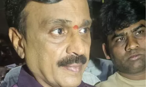 Karnataka के बल्लारी में हिंसक घटना, जनार्दन रेड्डी को बनाया गया निशाना