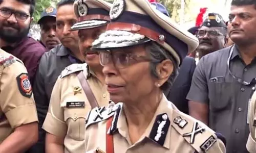 महाराष्ट्र डीजीपी रश्मि शुक्ला हुईं सेवानिवृत्त, पुलिस ने दिया गार्ड ऑफ ऑनर