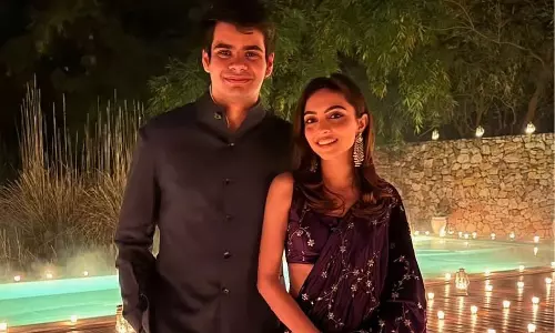 Rehan-Aviva की शाही कपड़ों में तस्वीर ने पिता रॉबर्ट वाड्रा का दिल जीता Rehan-Aviva की शाही कपड़ों में तस्वीर ने पिता रॉबर्ट वाड्रा का दिल जीता