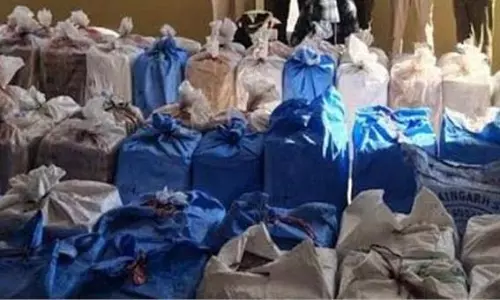 Himachal Pradesh: पुलिस ने ऐसे किया अवैध शराब का पर्दाफाश Himachal Pradesh: पुलिस ने ऐसे किया अवैध शराब का पर्दाफाश