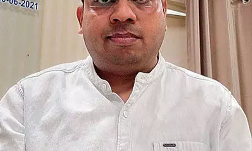 DC ने खेल मैदान परियोजनाओं की प्रगति की समीक्षा की DC ने खेल मैदान परियोजनाओं की प्रगति की समीक्षा की