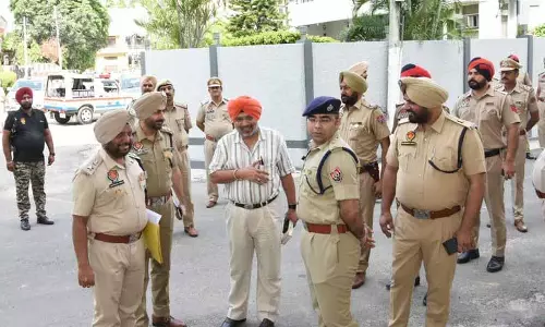 VIP सुरक्षा के लिए संसाधन खत्म होने से पुलिस कर्मियों की कमी और बढ़ गई VIP सुरक्षा के लिए संसाधन खत्म होने से पुलिस कर्मियों की कमी और बढ़ गई