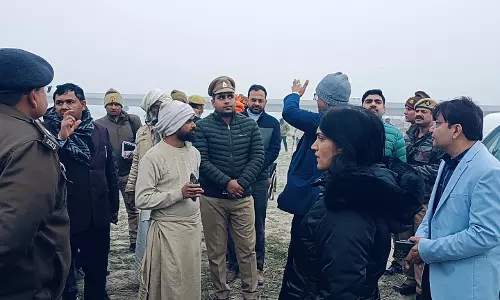 Farrukhabad: सफल मेला आयोजन के लिए अधिकारियों ने लिया जायजा