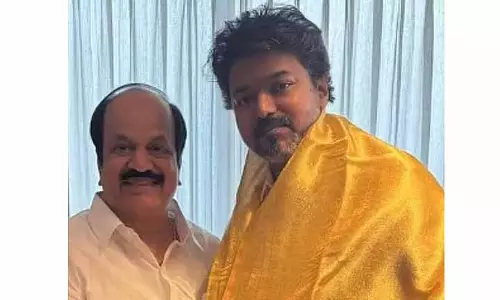 AIADMK के पूर्व विधायक प्रभाकर TVK में शामिल हुए AIADMK के पूर्व विधायक प्रभाकर TVK में शामिल हुए