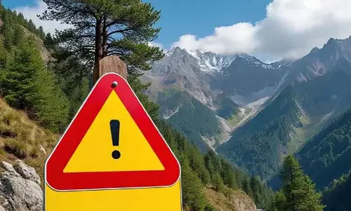 सुरक्षा अलर्ट के चलते Kokernag के ऊंचाई वाले इलाकों में ट्रेकिंग पर रोक सुरक्षा अलर्ट के चलते Kokernag के ऊंचाई वाले इलाकों में ट्रेकिंग पर रोक