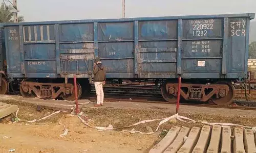 Sundargarh में मालगाड़ी के दो डिब्बे पटरी से उतरे