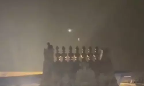 Tirupati मंदिर में हंगामा, गोपुरम पर चढ़ा नशे में धुत युवक