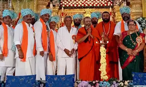 जीवन की महानता के लिए महान आत्माओं के दर्शन ज़रूरी हैं: Dnyaneshwar Bharti Swamiji जीवन की महानता के लिए महान आत्माओं के दर्शन ज़रूरी हैं: Dnyaneshwar Bharti Swamiji