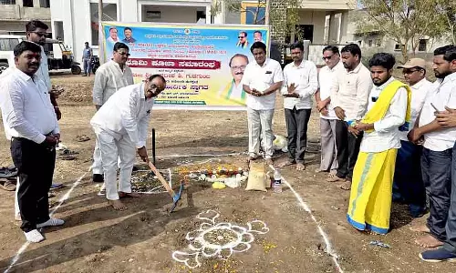 Jamkhandi : 11 करोड़ रुपये के कामों का शुभारंभ Jamkhandi : 11 करोड़ रुपये के कामों का शुभारंभ