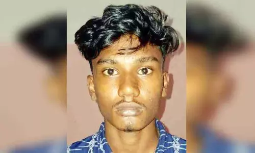 Kerala; युवती को परेशान करने की कोशिश, आरोपी गिरफ्तार Kerala; युवती को परेशान करने की कोशिश, आरोपी गिरफ्तार