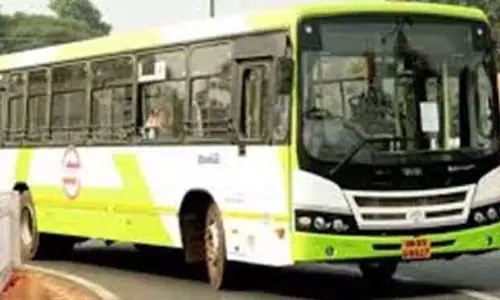 रूपाली चौराहे पर अमा बस ने ऑटो रिक्शा को टक्कर मारी, एक की मौत, दूसरा घायल