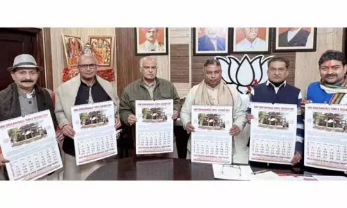Sat, कौल और अन्य ने गुरु रविदास को समर्पित कैलेंडर का अनावरण किया