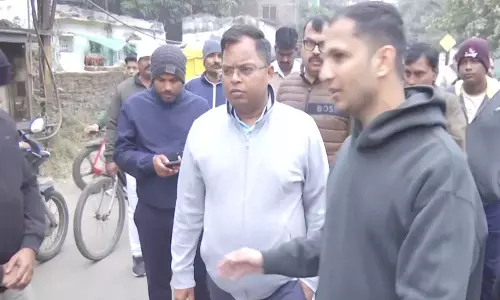मध्य प्रदेश: जल प्रदूषण के मद्देनजर इंदौर कलेक्टर ने Bhagirathpura में पानी टैंकर सुविधाओं का किया निरीक्षण
