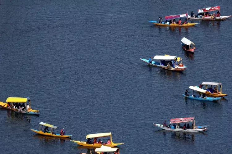 Srinagar: जम्मू-कश्मीर के खिलाड़ी राष्ट्रीय ड्रैगन बोट चैंपियनशिप में हिस्सा लेंगे