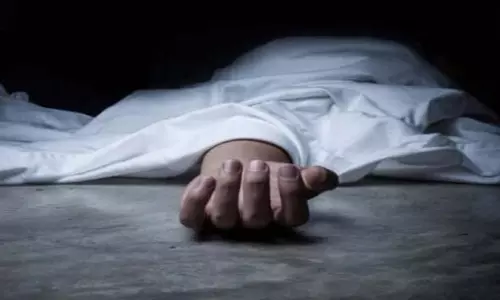 Haridwar: हरकी पैड़ी पर आरती के समय हादसा, श्रद्धालु की मौत Haridwar: हरकी पैड़ी पर आरती के समय हादसा, श्रद्धालु की मौत