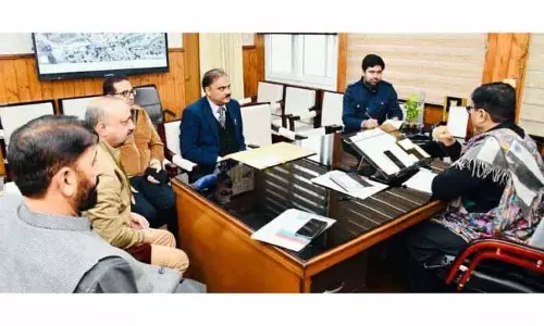 JAMMU: वन मंत्री ने विधायकों और आम लोगों द्वारा उठाए गए मुद्दों की समीक्षा की JAMMU: वन मंत्री ने विधायकों और आम लोगों द्वारा उठाए गए मुद्दों की समीक्षा की