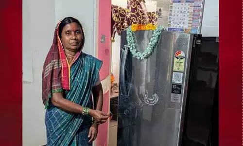 रायचूर की महिला ने गृह लक्ष्मी के पैसे से फ्रिज खरीदा: Minister ने खुशी शेयर की रायचूर की महिला ने गृह लक्ष्मी के पैसे से फ्रिज खरीदा: Minister ने खुशी शेयर की