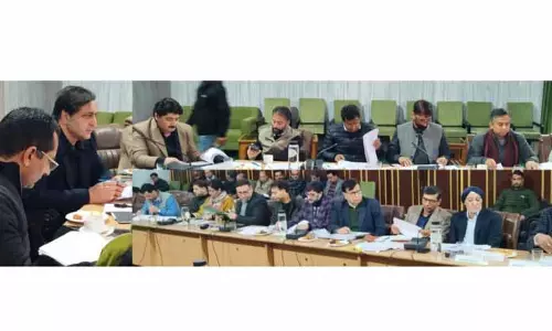 सरकारी आश्वासनों पर समिति ने PDD से पर्याप्त बिजली आपूर्ति उपलब्ध कराने को कहा सरकारी आश्वासनों पर समिति ने PDD से पर्याप्त बिजली आपूर्ति उपलब्ध कराने को कहा