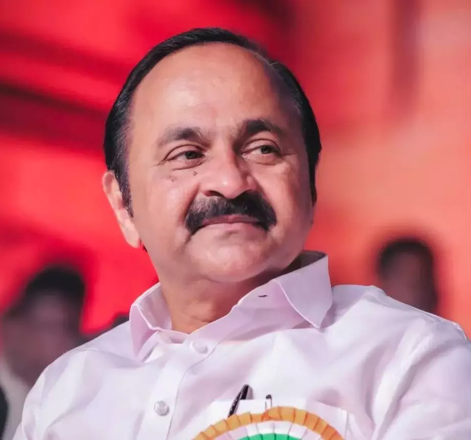 Palakkad की लड़की को दुखद अंग-विच्छेद के बाद मिलेगा कृत्रिम हाथ Palakkad की लड़की को दुखद अंग-विच्छेद के बाद मिलेगा कृत्रिम हाथ