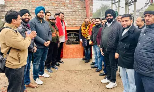 Randhawa ने संजय नगर में गलियों और नालियों के अपग्रेडेशन के काम का उद्घाटन किया Randhawa ने संजय नगर में गलियों और नालियों के अपग्रेडेशन के काम का उद्घाटन किया