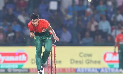 BCCI पूर्व अधिकारी ने बांग्लादेशी खिलाड़ी मुस्तफिजुर की रिलीज़ पर उठाए सवाल BCCI पूर्व अधिकारी ने बांग्लादेशी खिलाड़ी मुस्तफिजुर की रिलीज़ पर उठाए सवाल