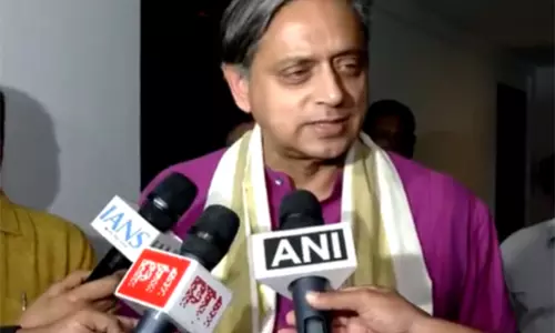 क्रिकेट को राजनीति का बोझ नहीं उठाना चाहिए: बांग्लादेशी खिलाड़ी के चयन पर शशि थरूर का KKR पर बयान