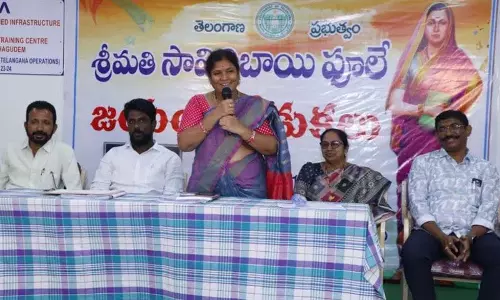 Veerababu ने सावित्रीबाई फुले की जयंती पर क्वालिटी एजुकेशन पर ज़ोर दिया Veerababu ने सावित्रीबाई फुले की जयंती पर क्वालिटी एजुकेशन पर ज़ोर दिया