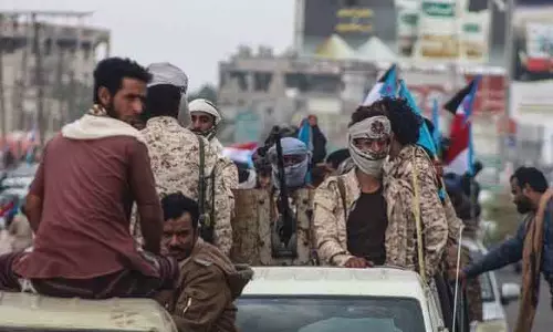 Yemen संकट: सऊदी अरब ने दक्षिणी गुटों को बातचीत के लिए रियाद बुलाया Yemen संकट: सऊदी अरब ने दक्षिणी गुटों को बातचीत के लिए रियाद बुलाया