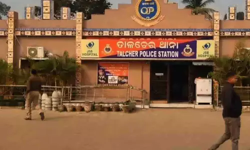 Odisha: 7,200 रुपये के विवाद में आदमी की स्क्रूड्राइवर से हत्या Odisha: 7,200 रुपये के विवाद में आदमी की स्क्रूड्राइवर से हत्या