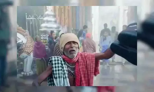 Puri मंदिर में जूते पहनकर प्रवेश, भोग मंडप के पास छोड़े जूते