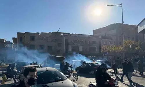 महसा अमिनी के बाद सबसे बड़ा विरोध: Iran में आर्थिक बदहाली पर बवाल महसा अमिनी के बाद सबसे बड़ा विरोध: Iran में आर्थिक बदहाली पर बवाल