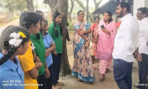 Kattangur के सरपंच ने कटंगुर हाई स्कूल के स्टूडेंट्स के लिए क्वालिटी मील की अपील की Kattangur के सरपंच ने कटंगुर हाई स्कूल के स्टूडेंट्स के लिए क्वालिटी मील की अपील की