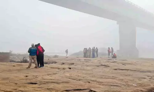 Odisha के एक बिजनेसमैन का शव टिटिलागढ़ में पुल के नीचे मिला Odisha के एक बिजनेसमैन का शव टिटिलागढ़ में पुल के नीचे मिला