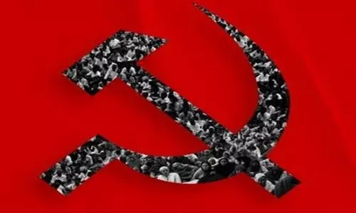 माकपा और केरल CM ने वेनेजुएला पर अमेरिकी हमले की निंदा, मादुरो की सुरक्षा पर सबूत मांगे माकपा और केरल CM ने वेनेजुएला पर अमेरिकी हमले की निंदा, मादुरो की सुरक्षा पर सबूत मांगे