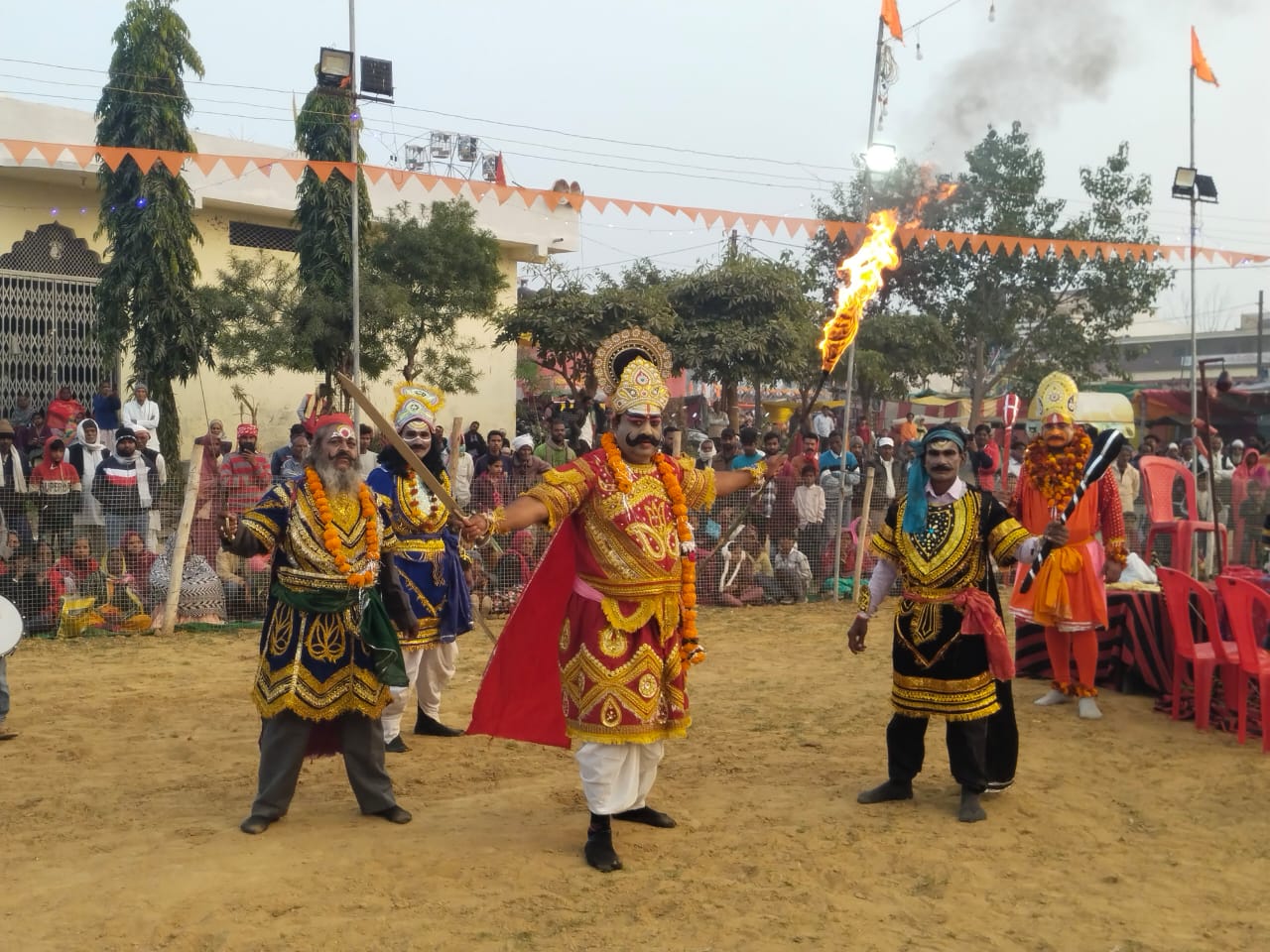 Ramlila में कुंभकरण वध की लीला प्रसंग _श्रीराम लीला मेला देखने मेला ग्राउंड उमड़ा जनसैलाब