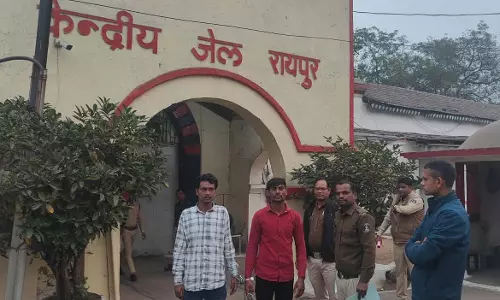 रायपुर पुलिस की सफलता: वाहन चोरी और चाकू से हमला करने वाले आरोपी गिरफ्तार