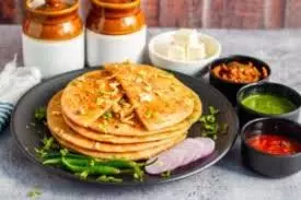 Achari Pyaz Paratha : इस विंटर जरूर करें ट्राई अचारी प्याज पराठा Achari Pyaz Paratha : इस विंटर जरूर करें ट्राई अचारी प्याज पराठा