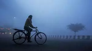 UP Weather: इन जिलों में ऑरेंज और येलो अलर्ट जारी UP Weather: इन जिलों में ऑरेंज और येलो अलर्ट जारी