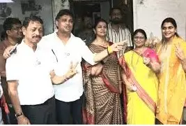 Mumbai: एनसीपी और एसपी ने ठाणे में किया केनी का समर्थन Mumbai: एनसीपी और एसपी ने ठाणे में किया केनी का समर्थन