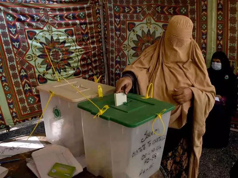 Pakistan: कैबिनेट बदलाव के बाद इस्लामाबाद में लोकल गवर्नमेंट चुनाव फिर से टल सकते हैं Pakistan: कैबिनेट बदलाव के बाद इस्लामाबाद में लोकल गवर्नमेंट चुनाव फिर से टल सकते हैं