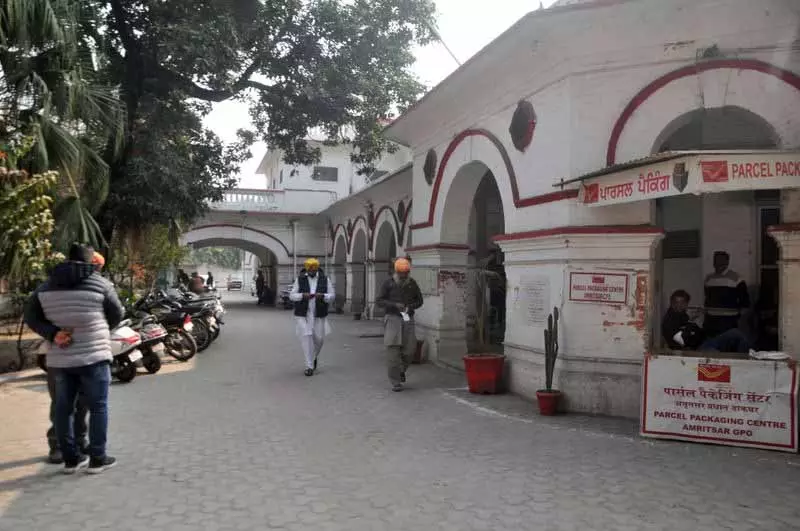 Amritsar के डाक कर्मचारियों के पंजाबी न पढ़ पाने पर विवाद Amritsar के डाक कर्मचारियों के पंजाबी न पढ़ पाने पर विवाद