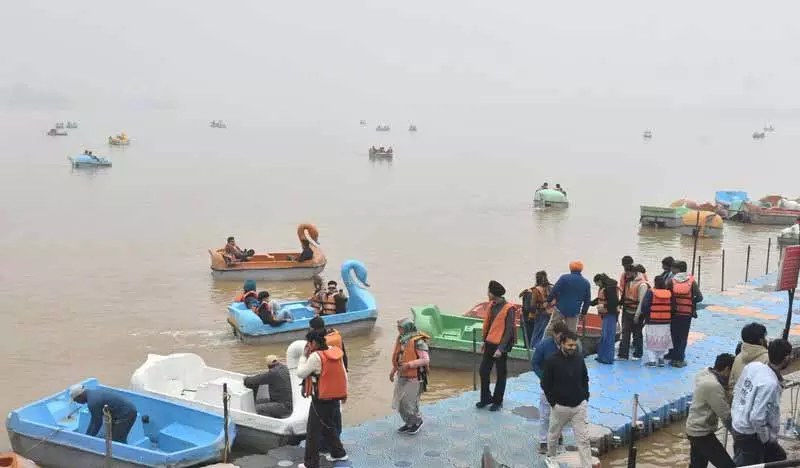Punjab, हरियाणा, चंडीगढ़ में ठंड बनी हुई है Punjab, हरियाणा, चंडीगढ़ में ठंड बनी हुई है
